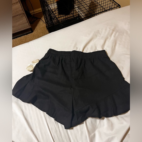 Altar’d State Linen shorts - Picture 2 of 2